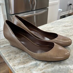 Cole Haan Nike Air nude tan wedge shoes size 10B